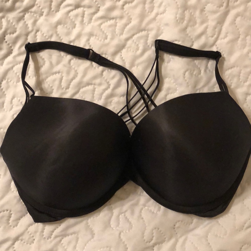 Black Bombshell plunge bra